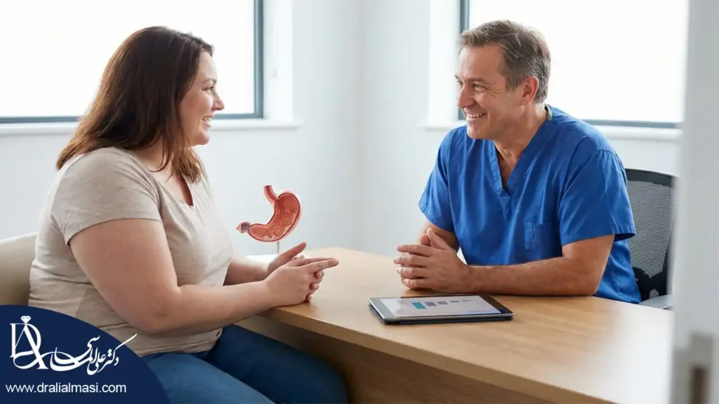 تصویری از پزشک جراح در حال مشاوره با بیمار 