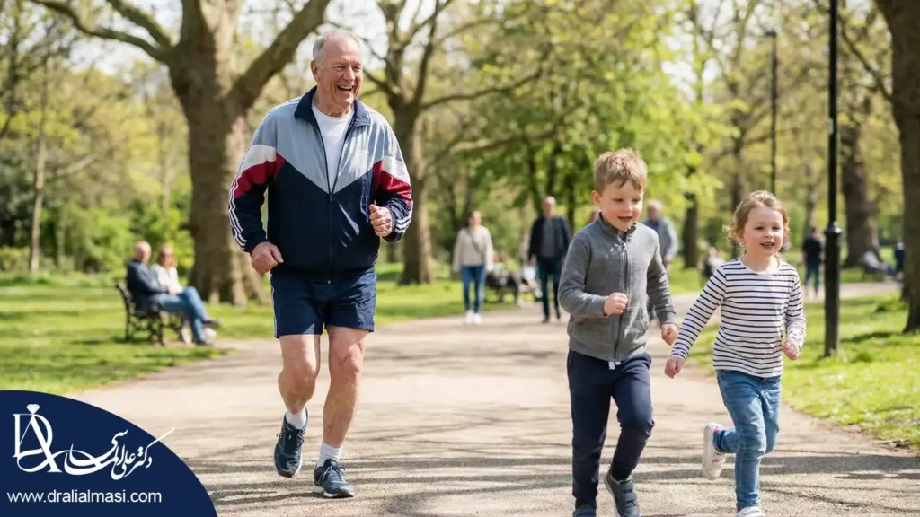 تصویر پدربزرگ در حال بازی با نوه ها